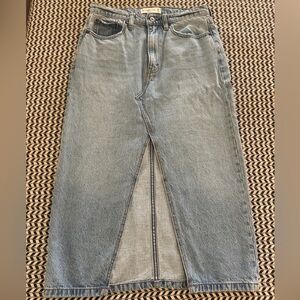 Abercrombie & Fitch Women’s high waisted denim midi skirt